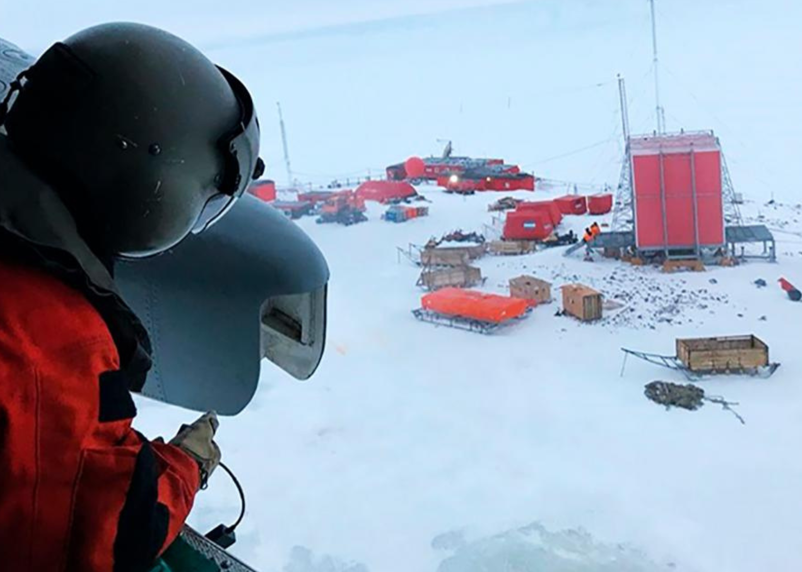 El rompehielos Almirante Irízar completó el abastecimiento de la base más austral del país